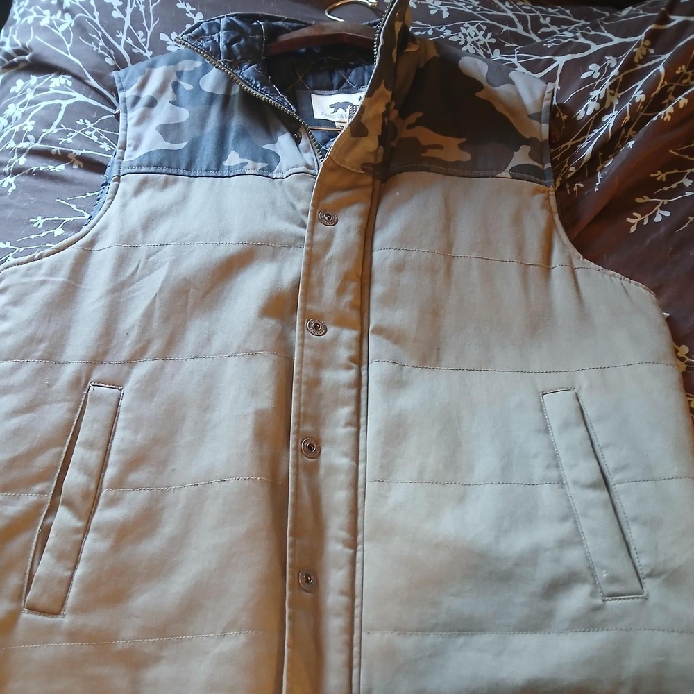 Men's Camouflage and Tan Quilted Vest